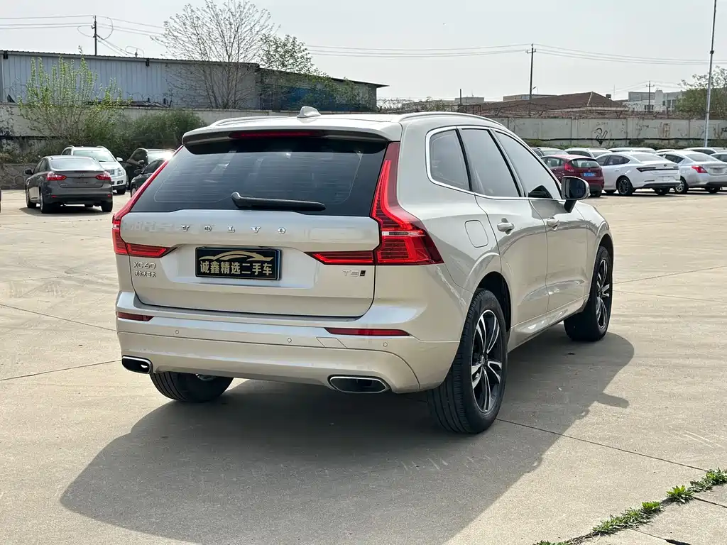 Volvo XC60 2018 — фото 9