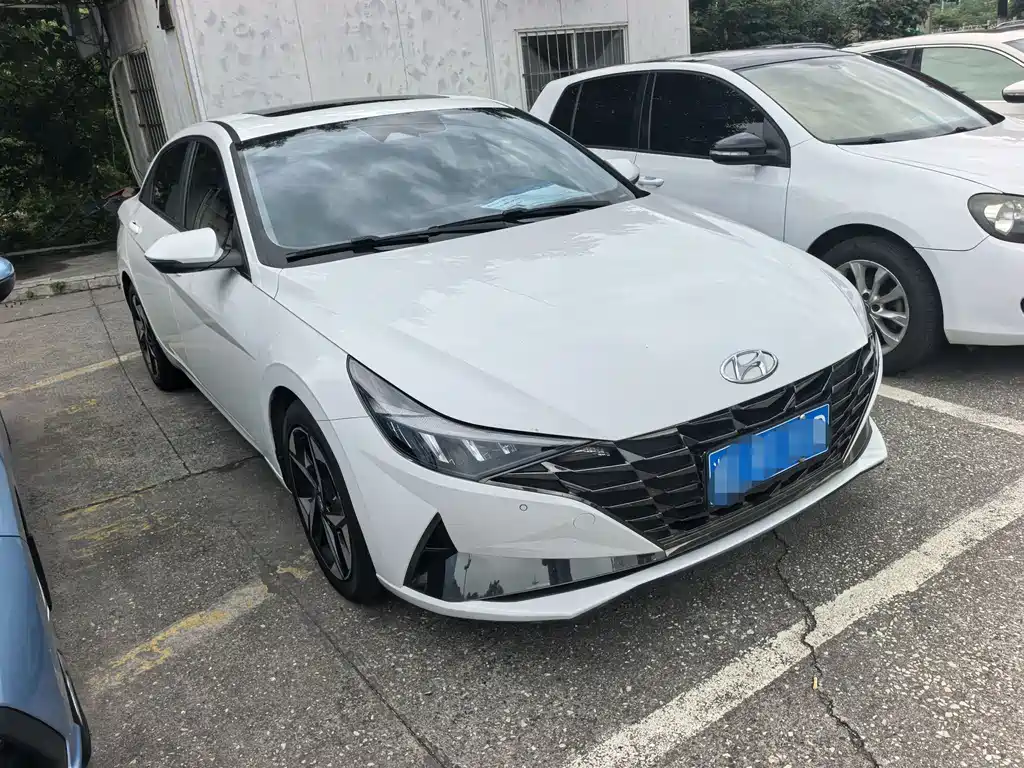 Hyundai Elantra 2023