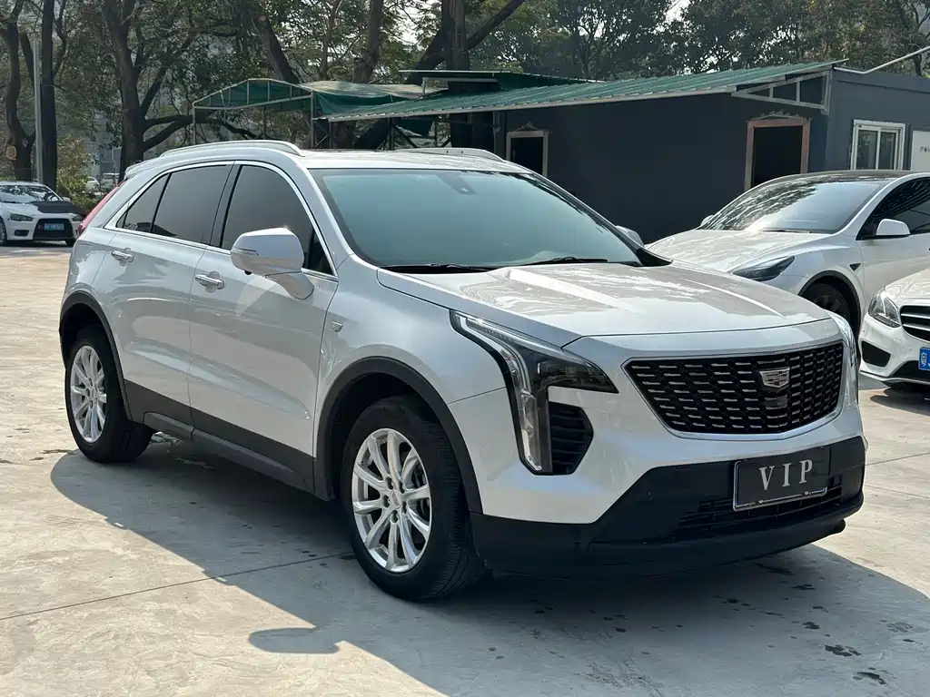Cadillac XT4 2019 — фото 1