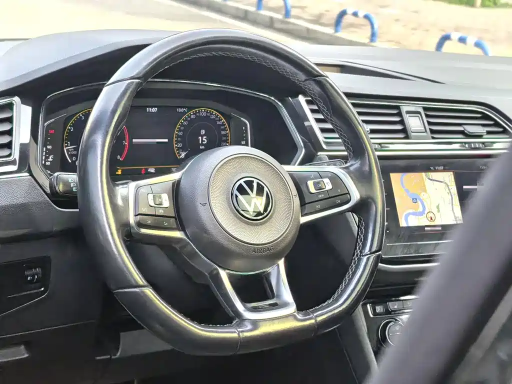 Volkswagen Tiguan L 2021 — фото 5