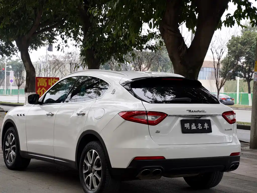 Maserati Levante 2019 — фото 18