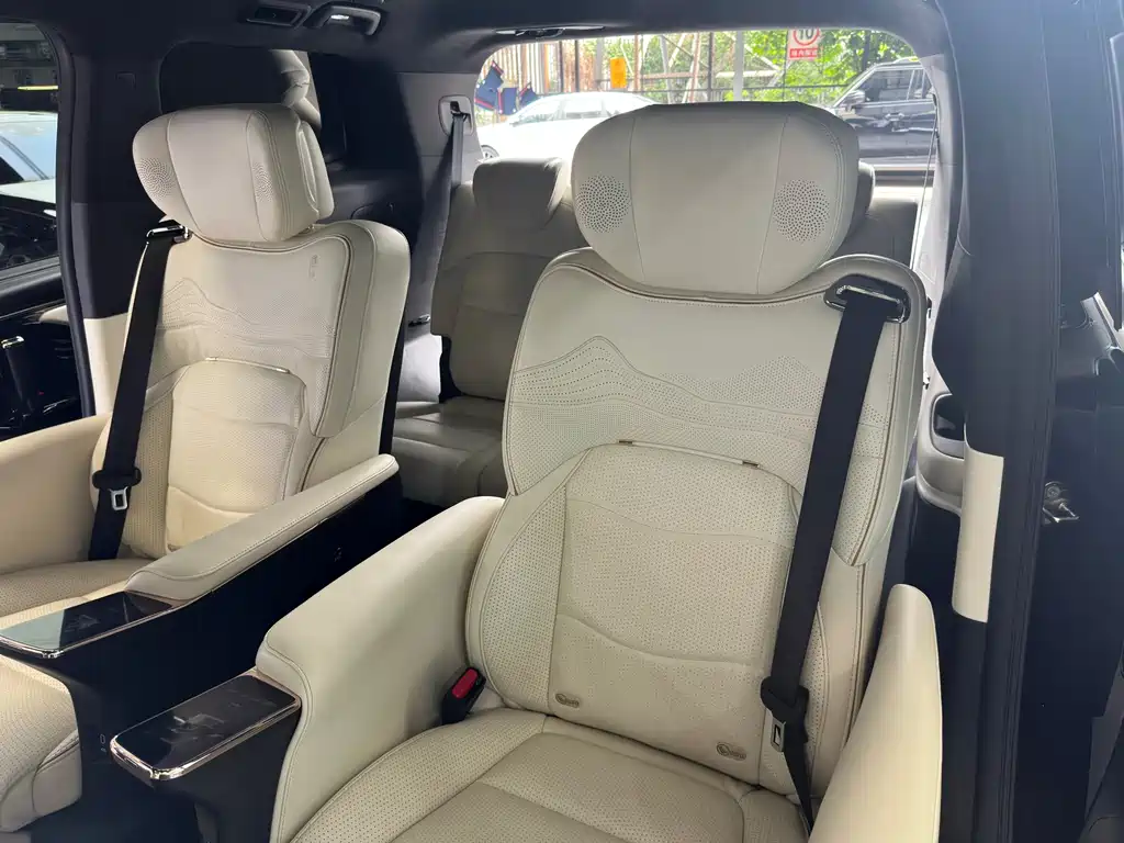 GAC Motor Trumpchi M8 2022 — фото 18