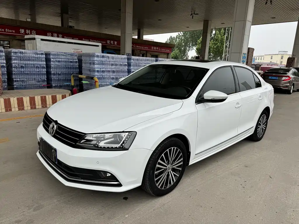 Volkswagen Sagitar 2017 — фото 1