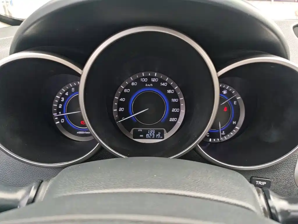 Changan Eado XT 2015 — фото 12