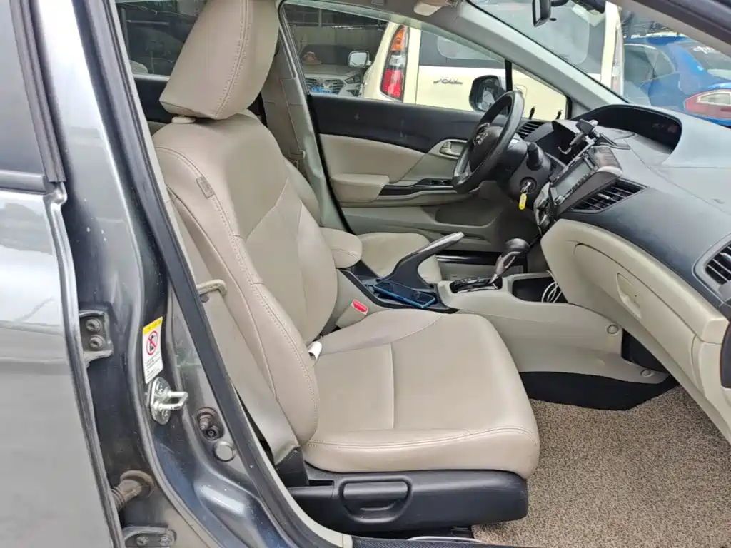 Honda Civic 2015 — фото 25