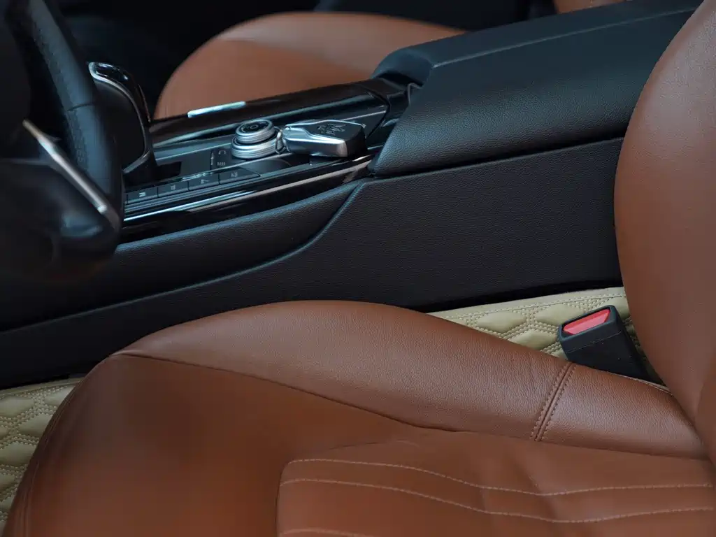 Maserati Levante 2019 — фото 11