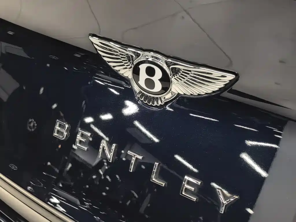 Bentley Bentayga 2022 — фото 10