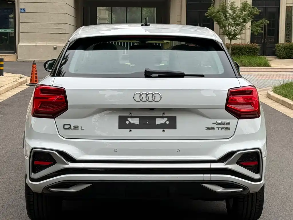 Audi Q2L 2024 — фото 8