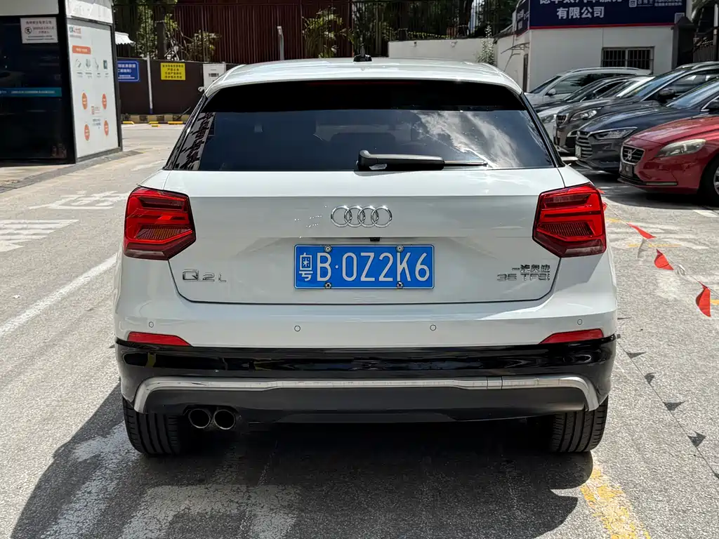Audi Q2L 2019
