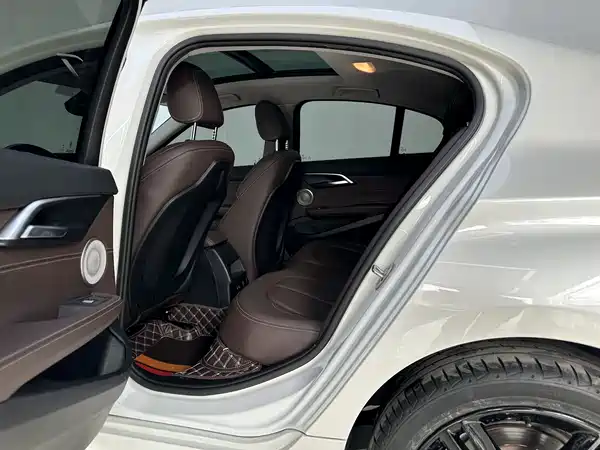 BMW 1 Series 2021