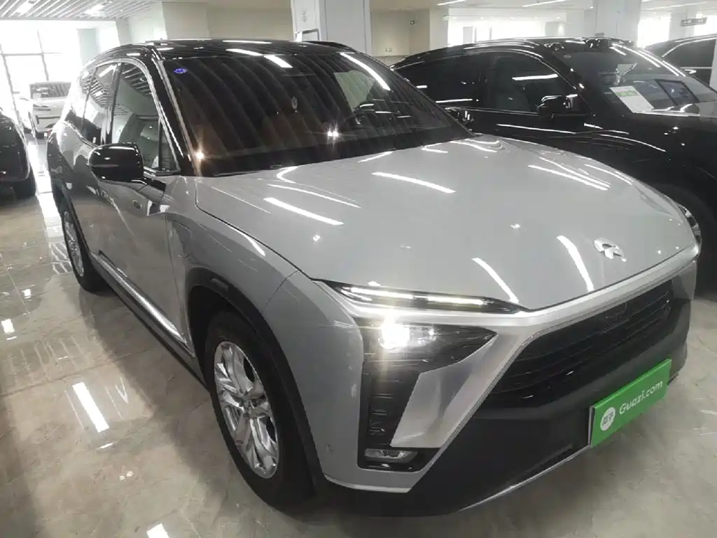 NIO ES8 2021