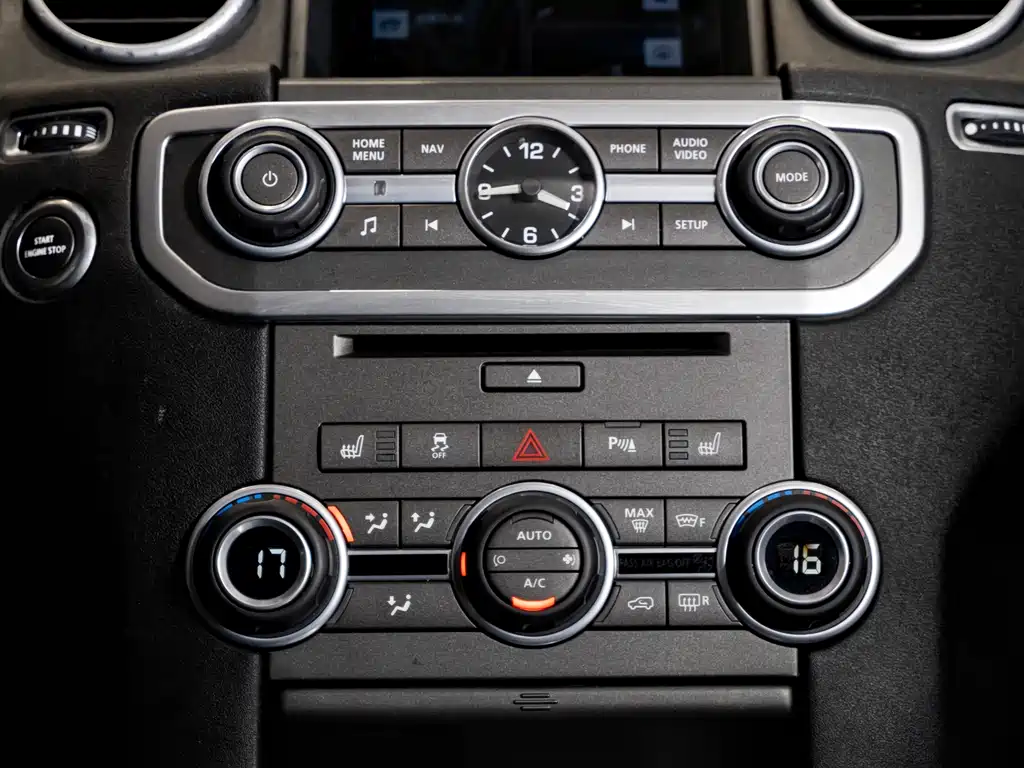 Land Rover Discovery 2016 — фото 9