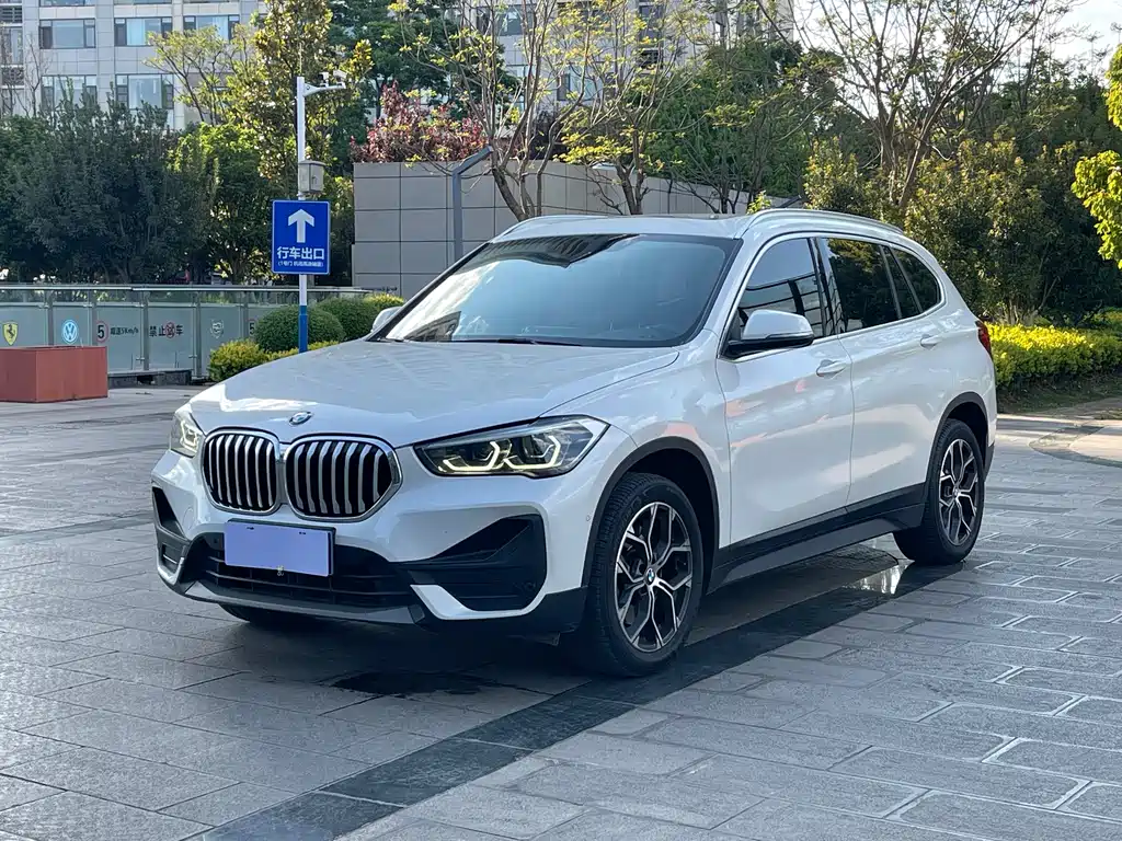 BMW X1 2020 — фото 1