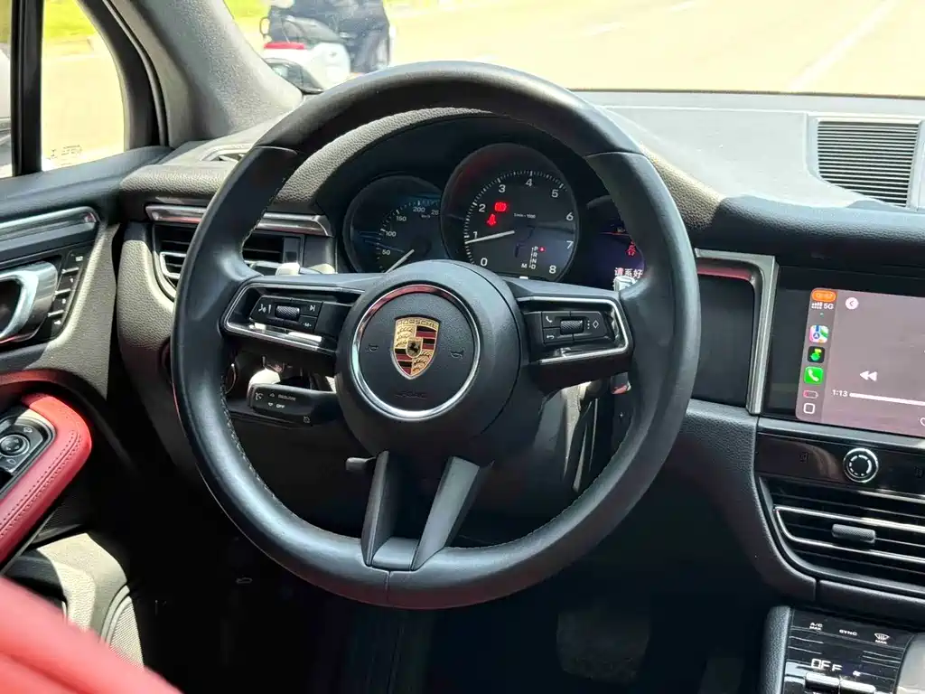 Porsche Macan 2022 — фото 11