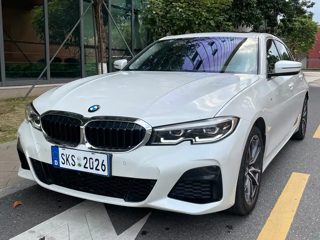 BMW 3 Series 2021 — фото 1