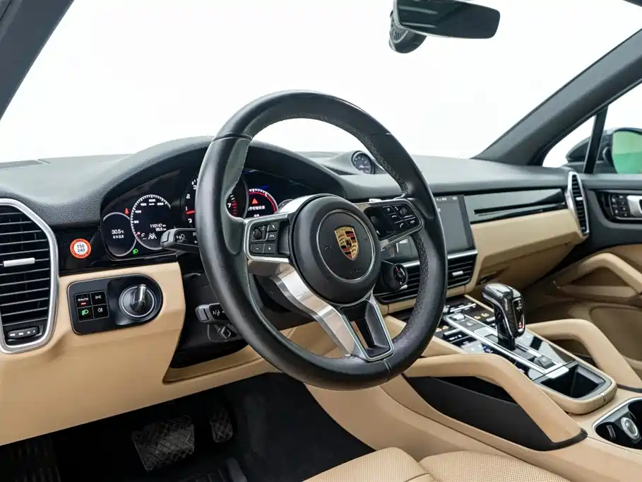 Porsche Cayenne 2018 — фото 21