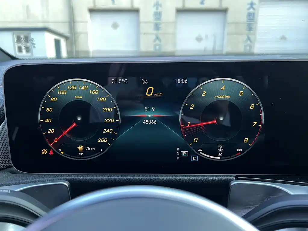 Mercedes-Benz GLB 2020 — фото 18