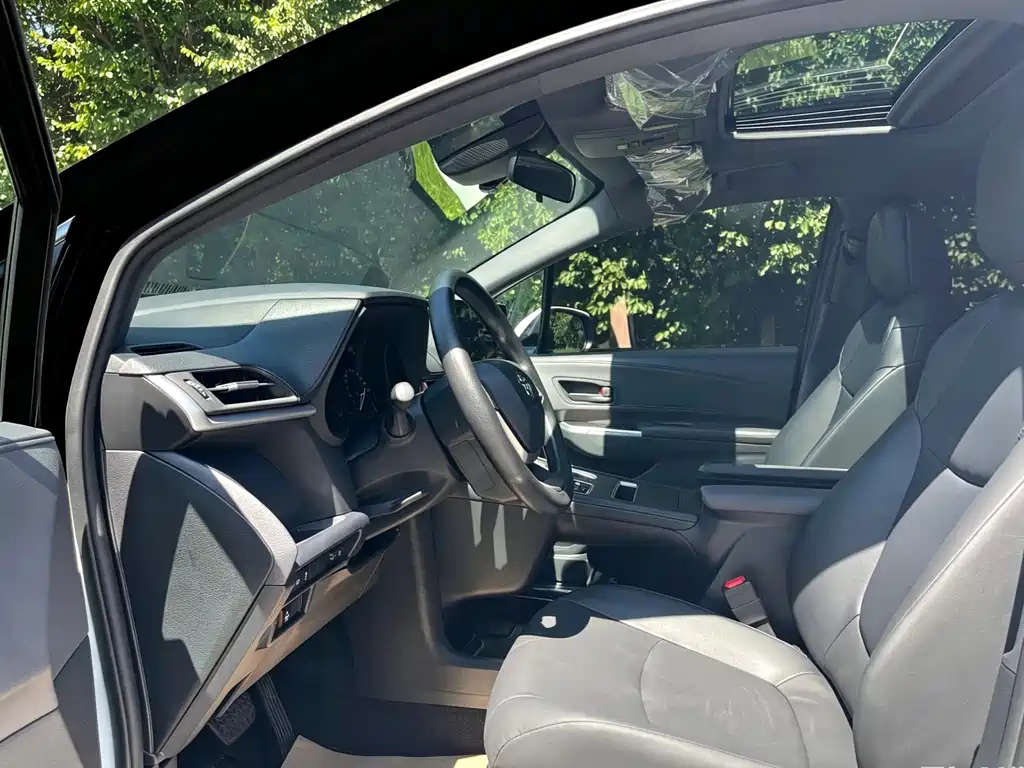 Toyota Granvia 2026