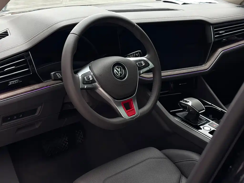 Volkswagen Touareg 2019 — фото 15
