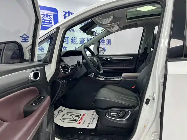 GAC Trumpchi M6 2021