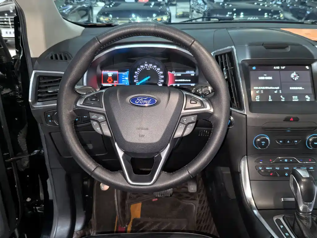 Ford Edge 2018 — фото 16