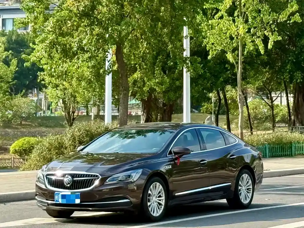 Buick LaCrosse 2019 — фото 1
