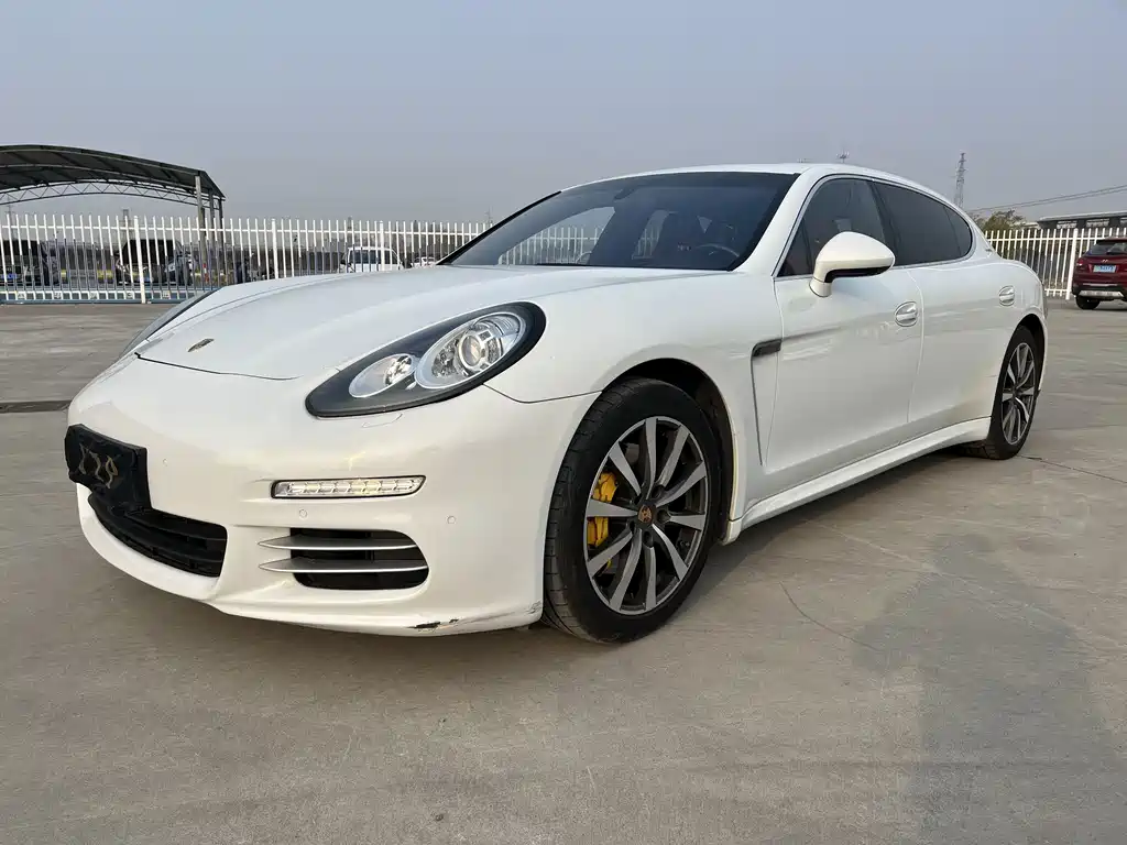 Porsche Panamera 2016 — фото 26