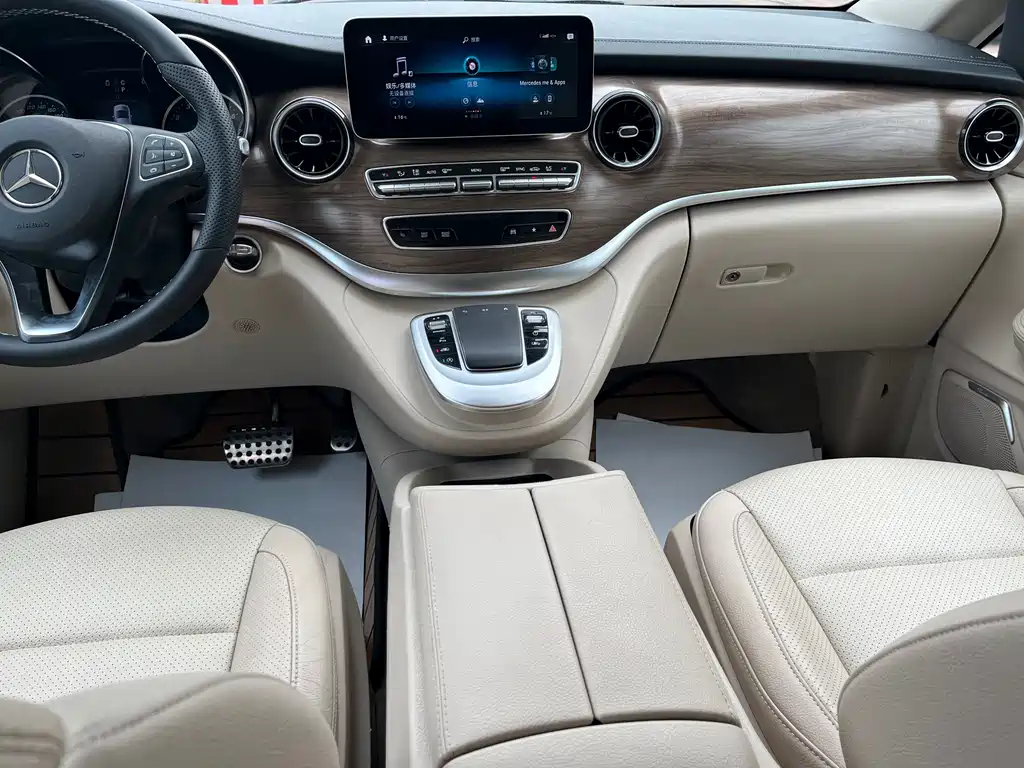 Mercedes-Benz V-Class 2020 — фото 19