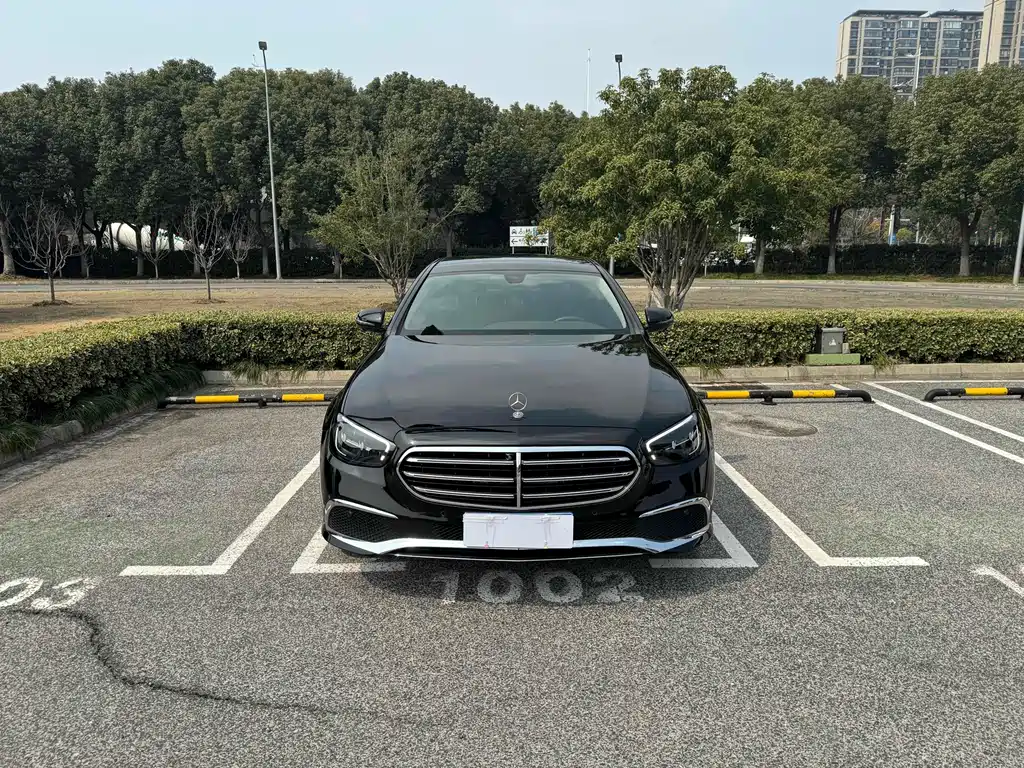 Mercedes-Benz E-Class 2023
