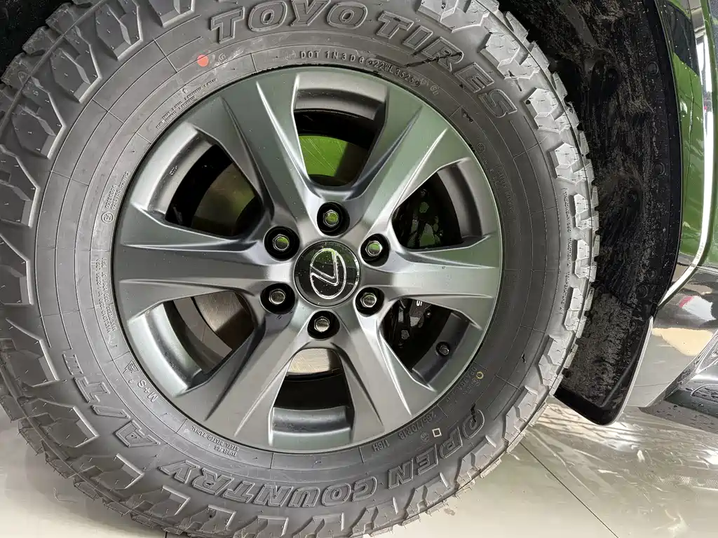 Lexus LX — фото 20