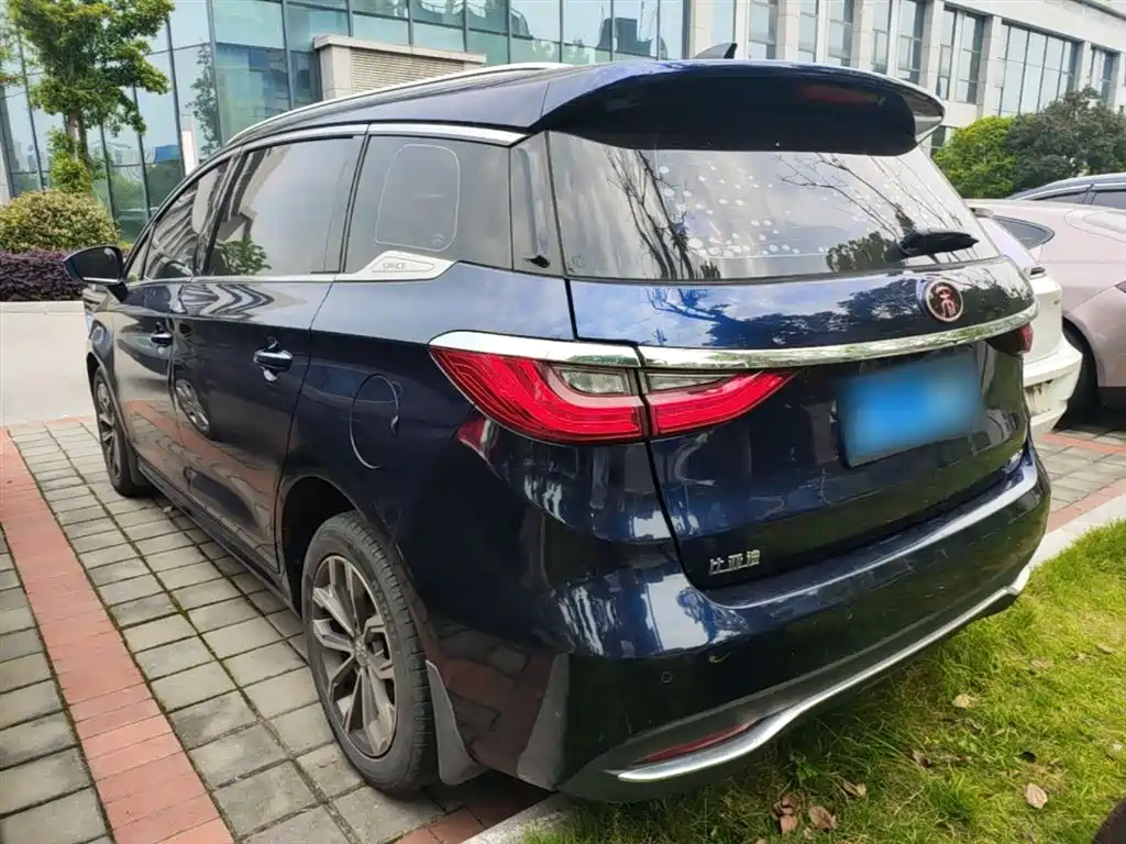 BYD MAX 2019 — фото 5