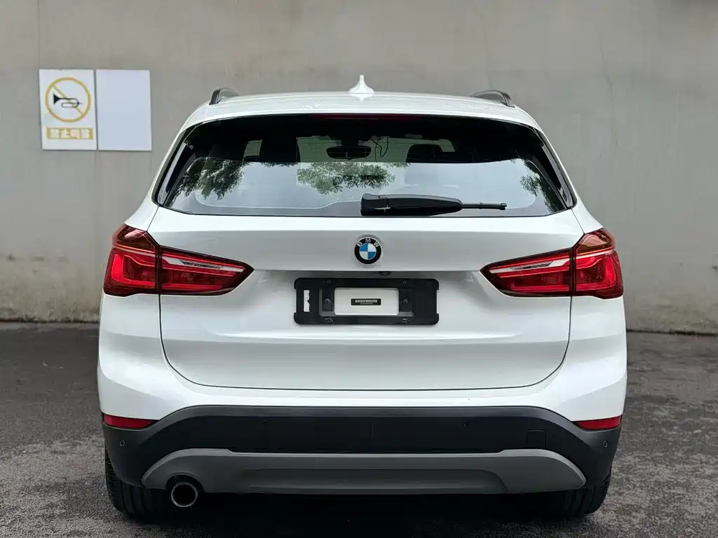 BMW X1 2017 — фото 8