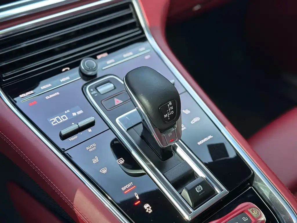 Porsche Panamera 2020 — фото 12