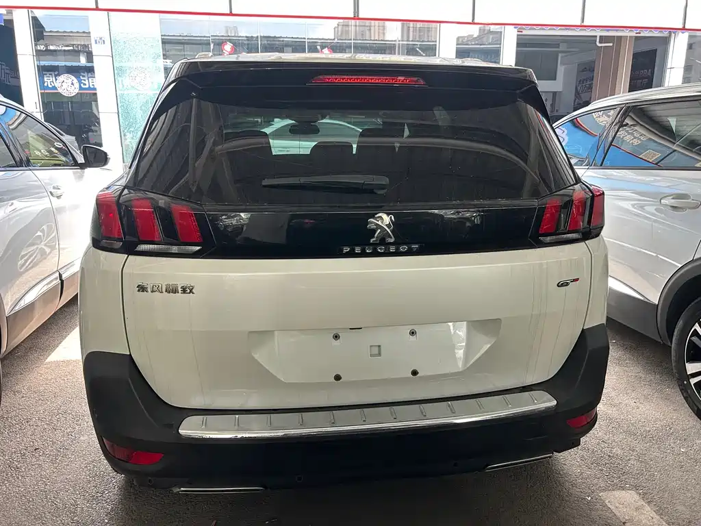 Peugeot 5008 2017 — фото 10