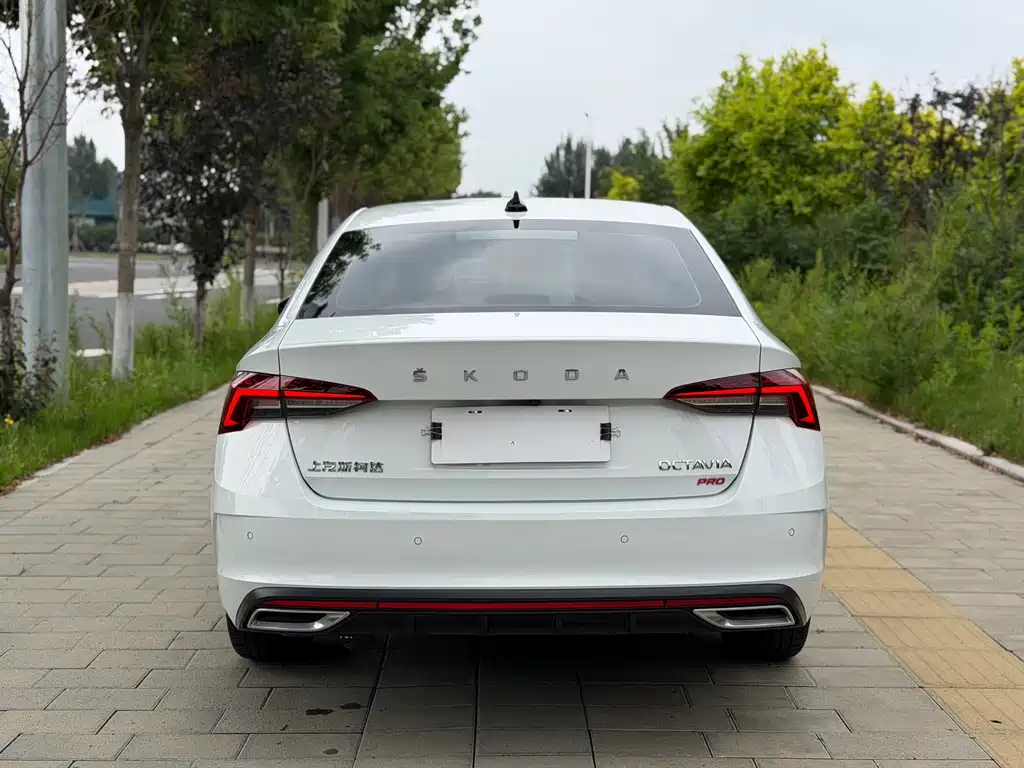 Skoda Octavia 2023 — фото 21