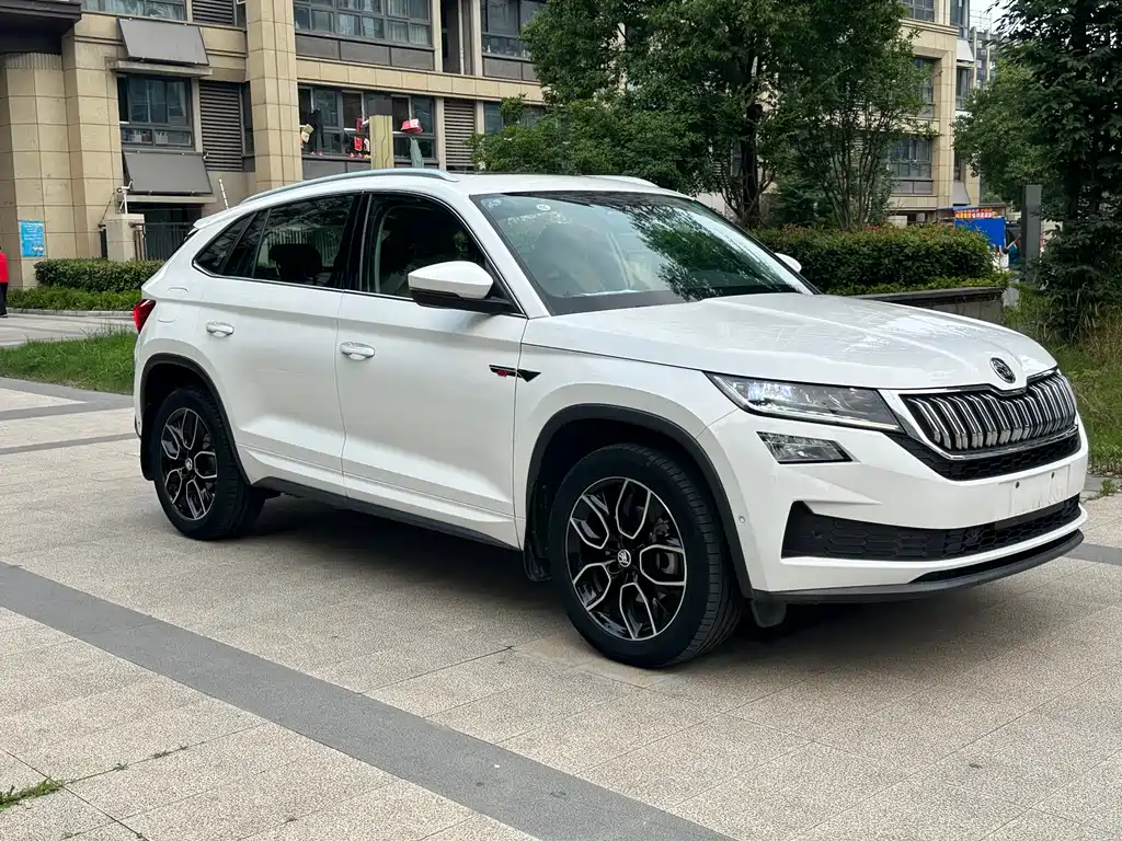 Skoda Kodiaq GT 2021 — фото 3
