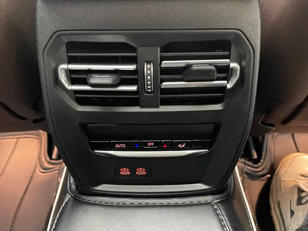 BMW 3 Series 2023 — фото 13