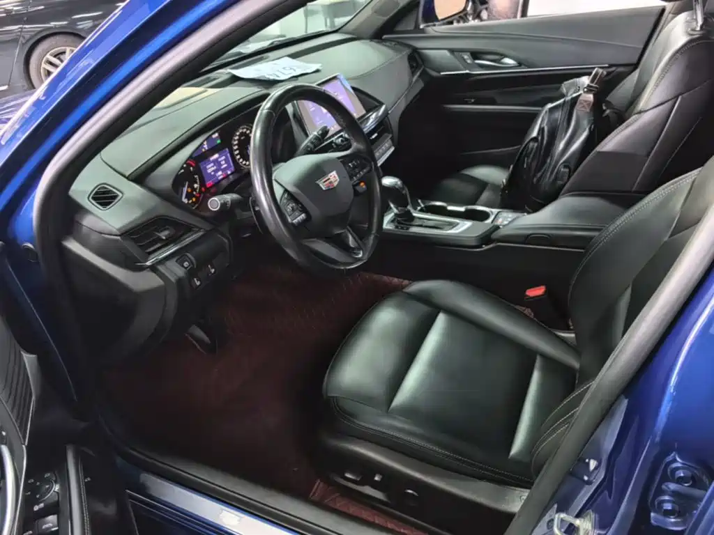 Cadillac CT4 2021 — фото 15