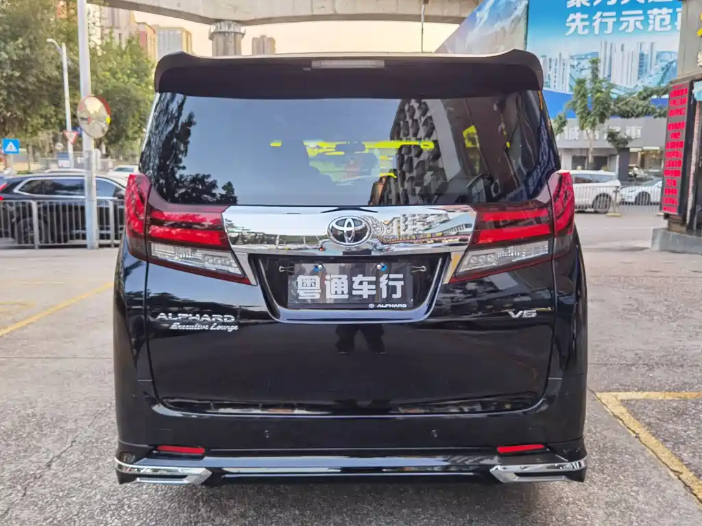 Toyota Alphard 2016 — фото 5