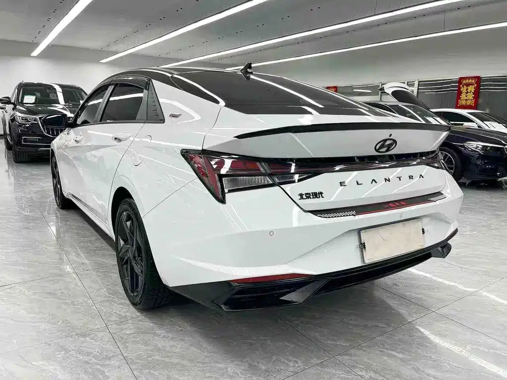 Hyundai Elantra 2023