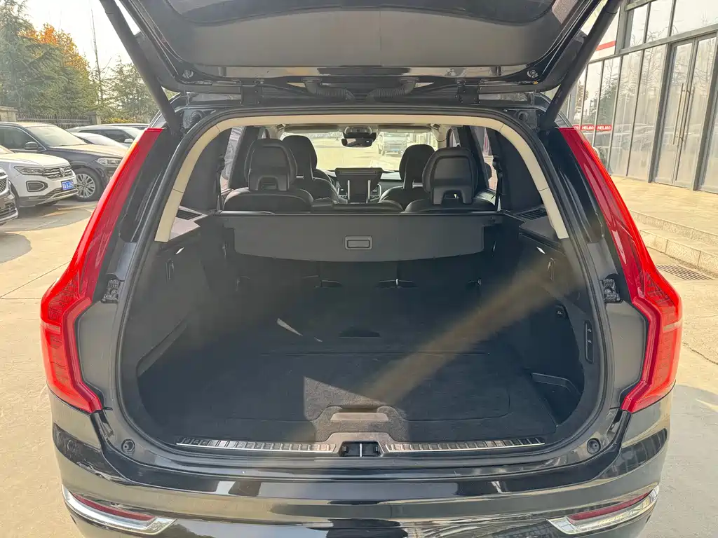 Volvo XC90 2017 — фото 14