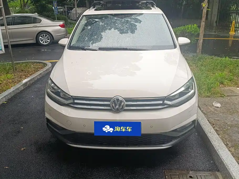 Volkswagen Touran 2019 — фото 2