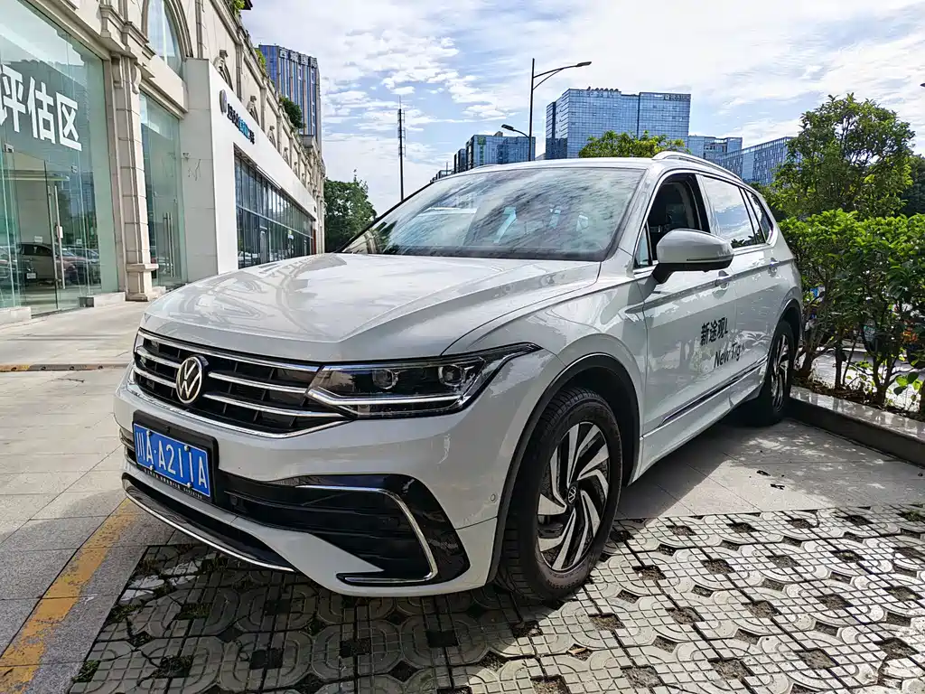 Volkswagen Tiguan L 2024