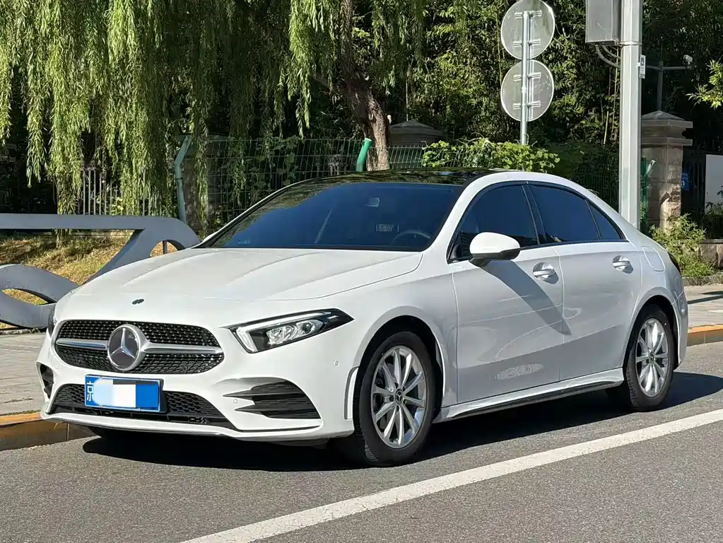 Mercedes-Benz A-Class 2020 — фото 1