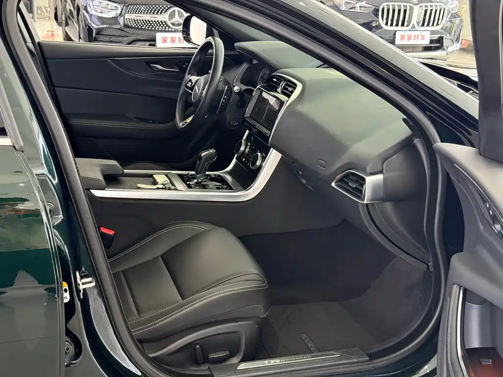 Jaguar XEL 2023 — фото 15