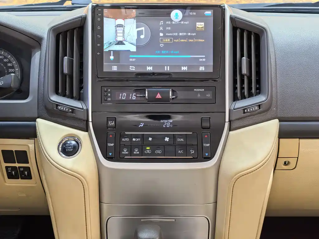Toyota Land Cruiser 2017 — фото 17