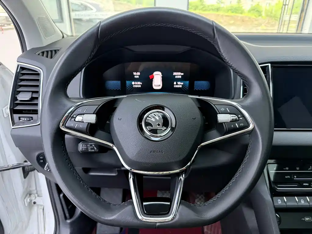 Skoda Karoq 2023 — фото 13
