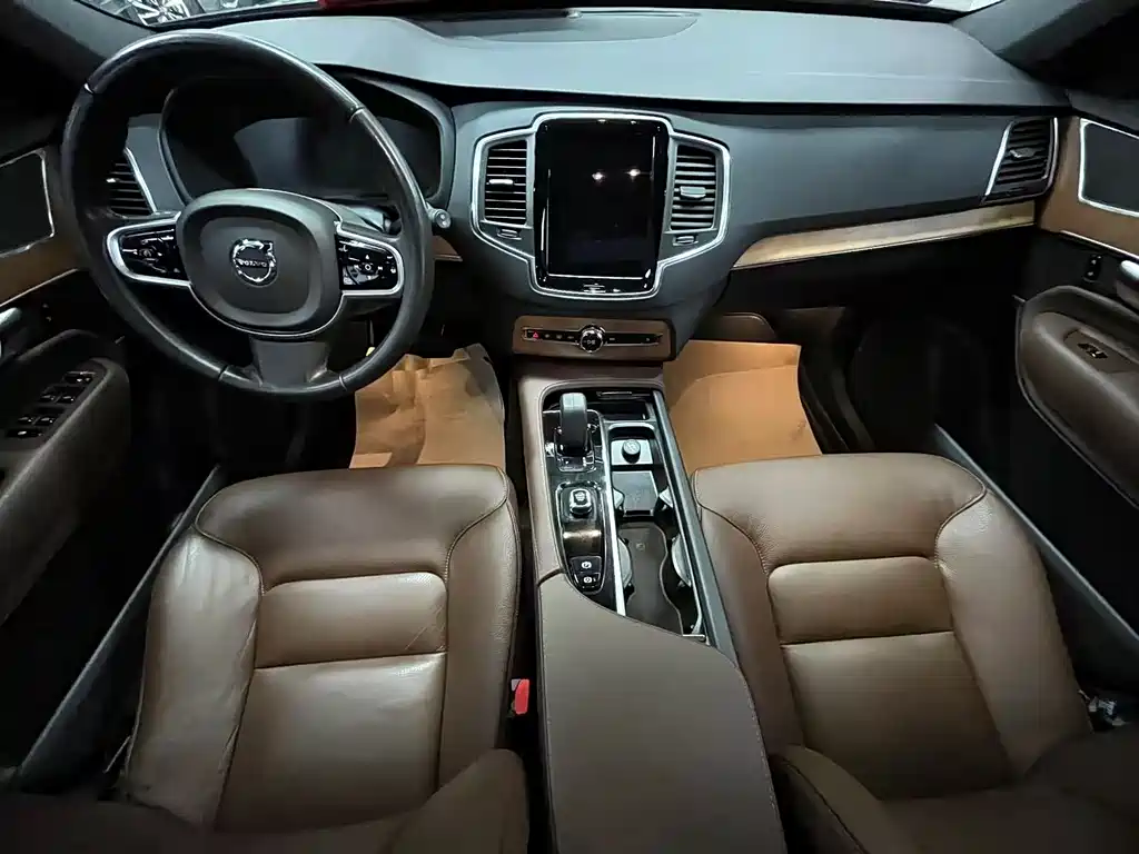 Volvo XC90 2022 — фото 15