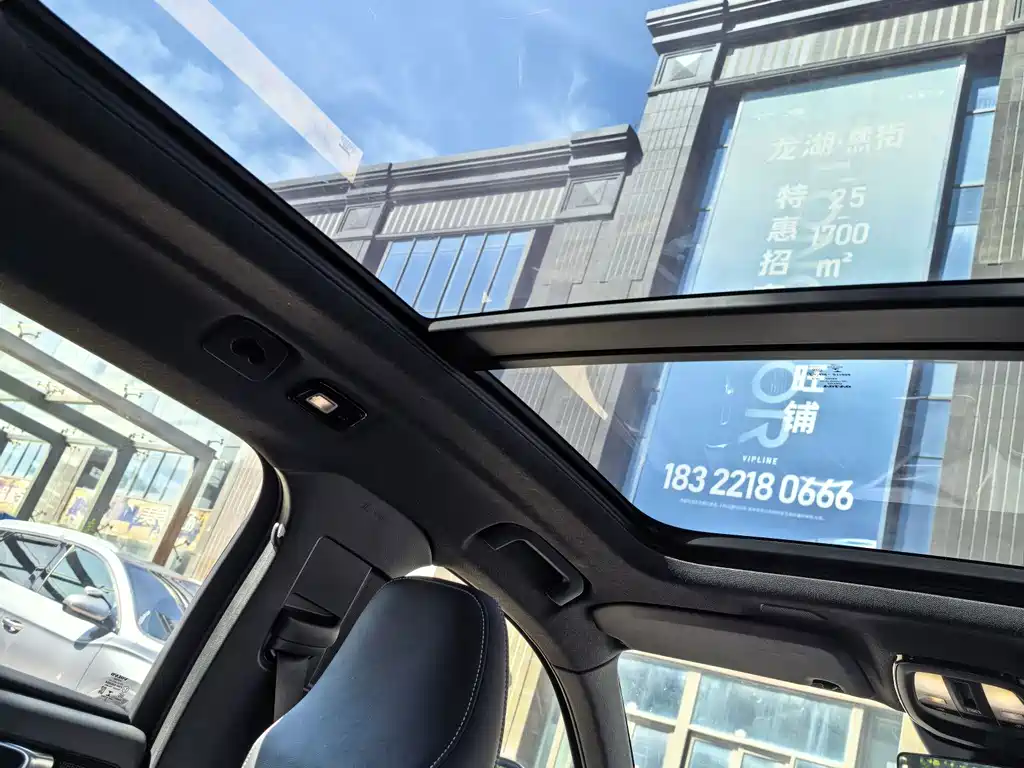 Volvo XC40 New Energy 2021 — фото 14