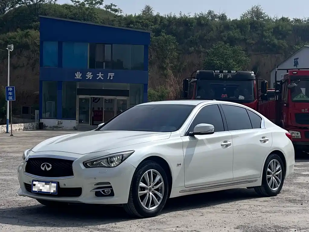 Infiniti Q50L 2015